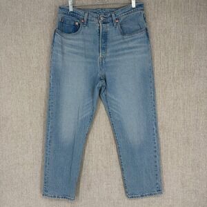 Levi's Women's high rise crop Jeans in Light Blue Wash31x26